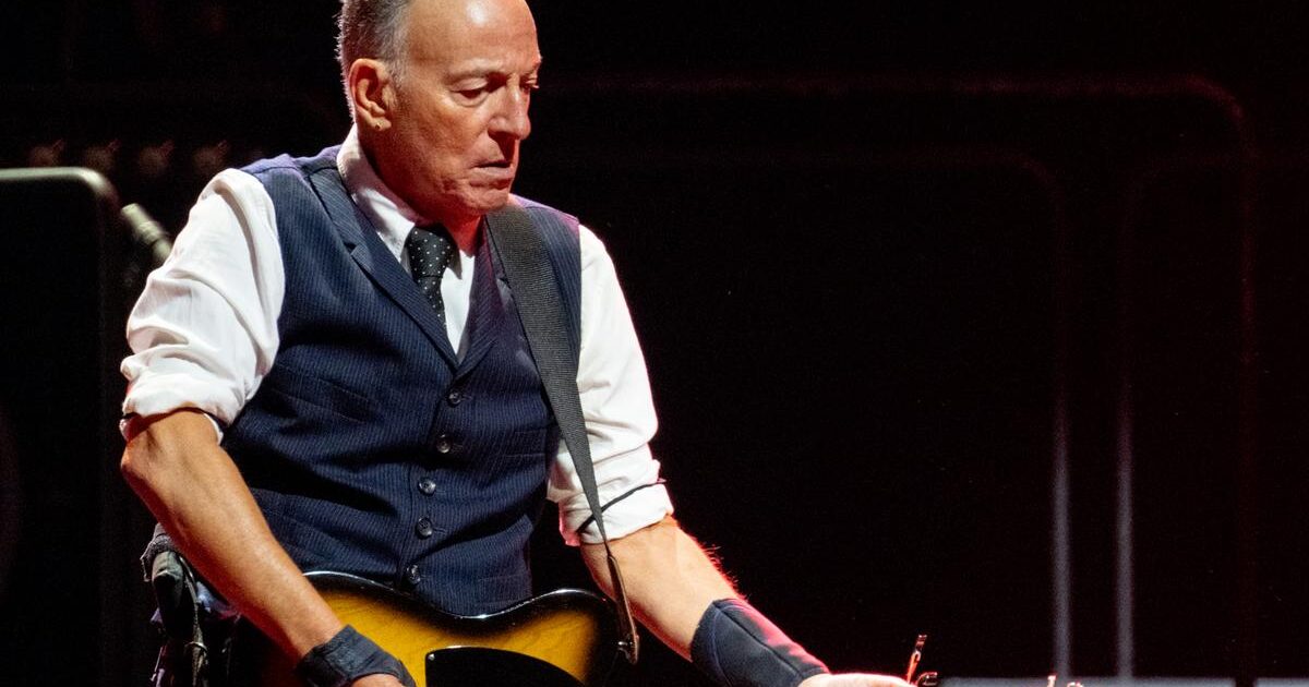 Bruce Springsteen Announces Surprise 2026 Tour Dates