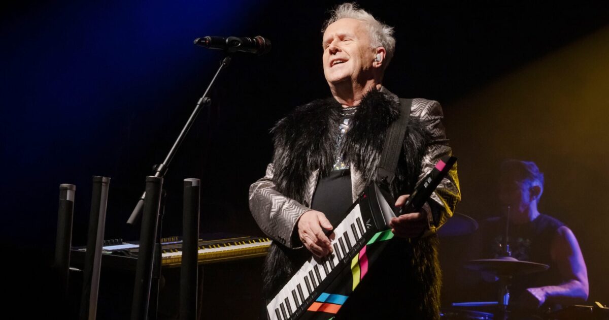 Howard Jones Announces ‘Things Can Only Get Better’ N. American Summer Tour With Wang Chung, English Beat, Modern English (EXCLUSIVE)